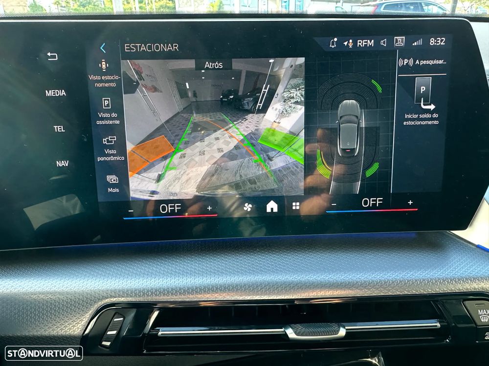 BMW iX2 eDrive20 Pack Desportivo M - 15