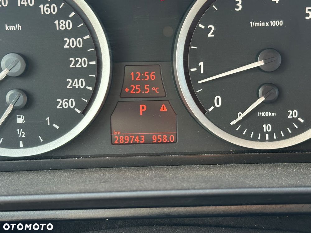BMW Seria 5 525xi - 9