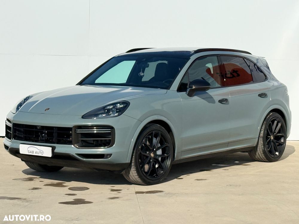 Porsche Cayenne - 2