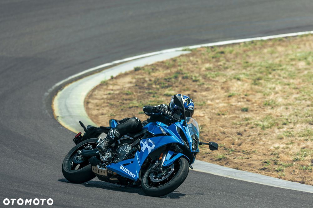Suzuki GSX - 21
