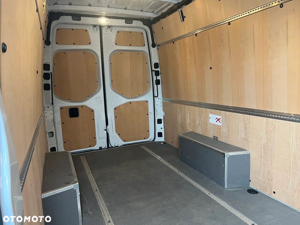 Mercedes-Benz Sprinter - 19