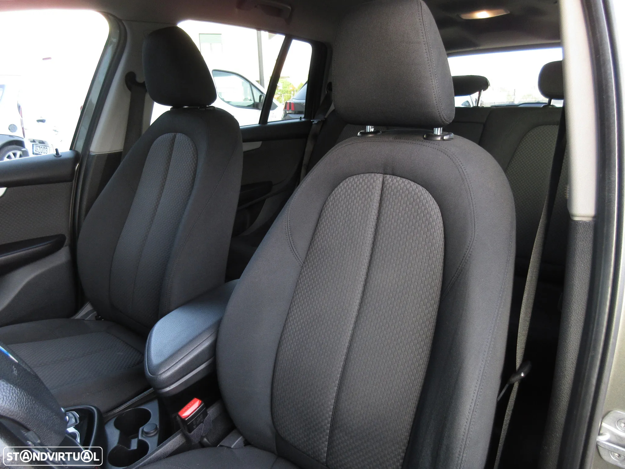 BMW 216 Gran Tourer d Advantage Auto - 29