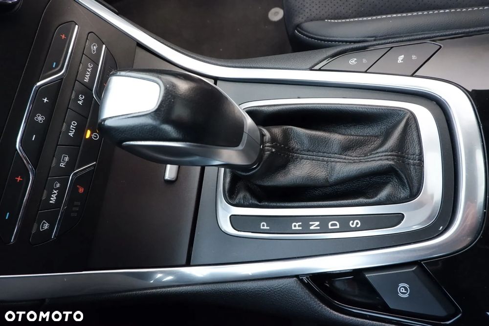 Ford S-Max 2.0 TDCi 4WD Titanium PowerShift - 23