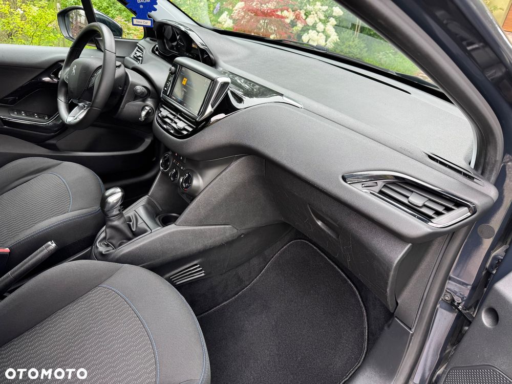 Peugeot 208 PureTech 82 Stop & Start Signature - 26