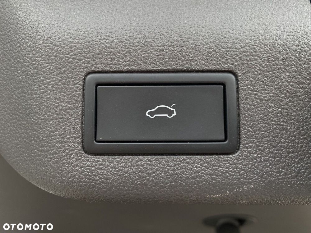 Volkswagen Multivan - 16