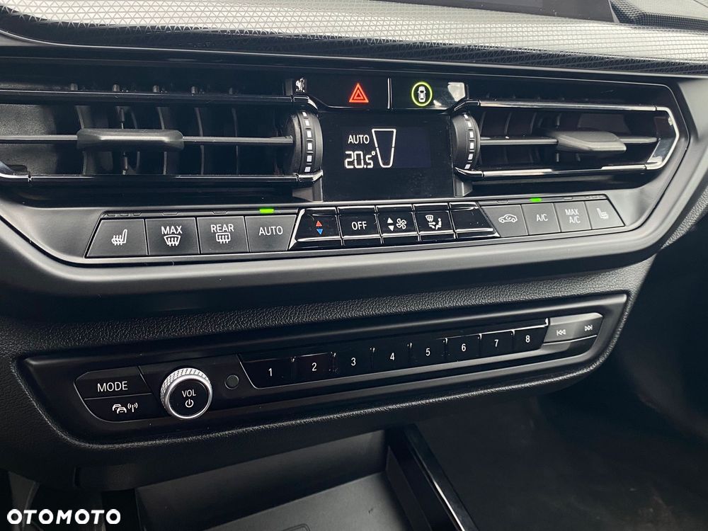 BMW Seria 1 118i - 22