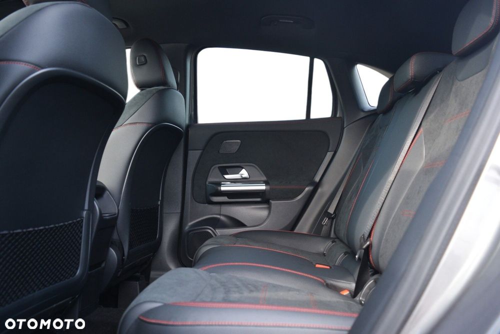 Mercedes-Benz GLA 200 AMG Line - 9