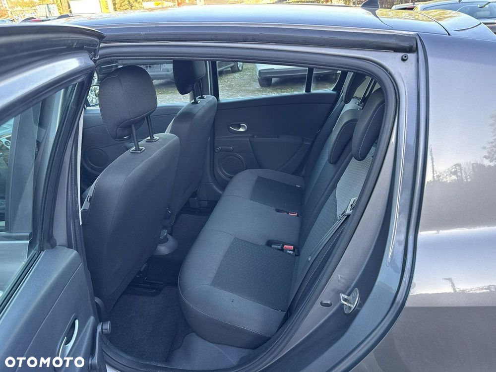 Renault Clio - 20