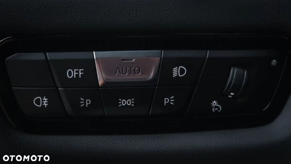 BMW Seria 8 840i - 20