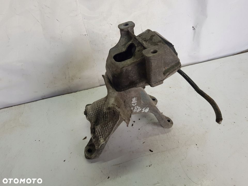 łapa poduszka silnika Audi A5 1.8 TSI