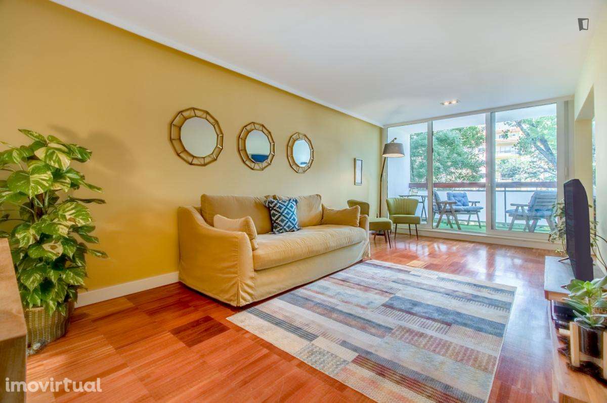 Apartamento com 3 quartos - localizado em Lisbon - Grande imagem: 2/34