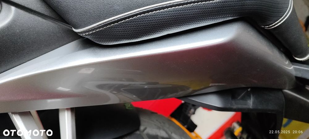 Honda VFR - 27