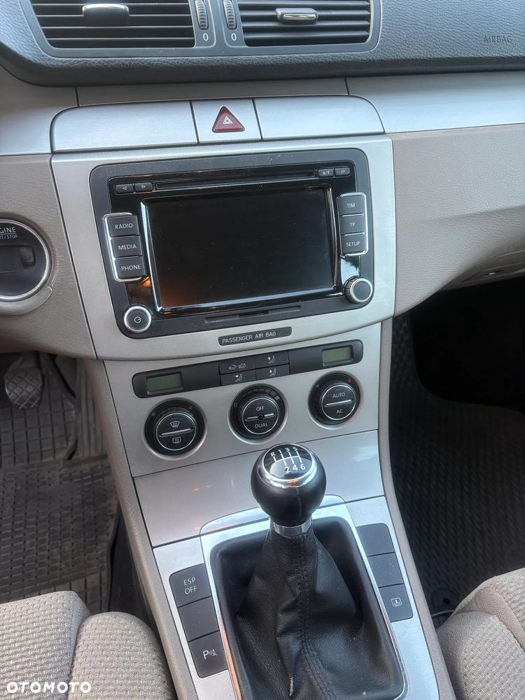 Volkswagen Passat 2.0 TDI Comfortline - 9
