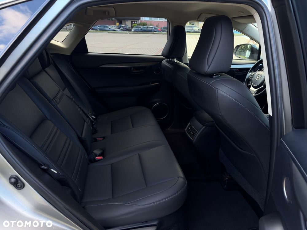 Lexus NX 300h Style Edition - 25