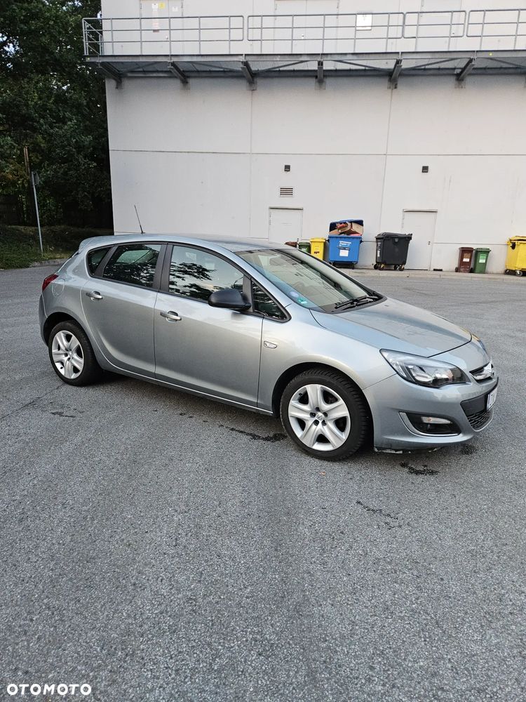 Opel Astra 2012