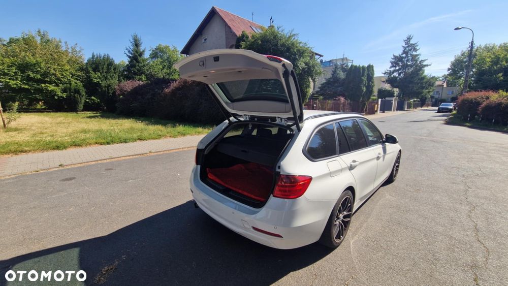 BMW Seria 3 318d DPF Touring - 10