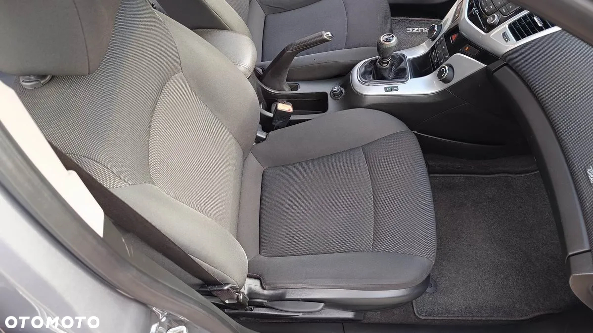 Chevrolet Cruze 1.7 LT - 19