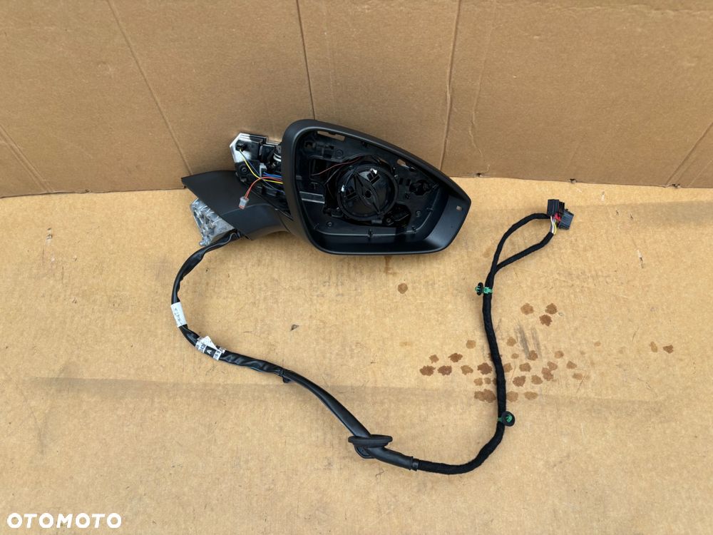 SKODA ENYAQ LUSTERKO PRAWE ORYGINALNE KAMERA EUROPEJSKIE 13+6 PIN 19 PIN 5LB857408P ŁADNE STELAŻ ELEKTRYCZNE