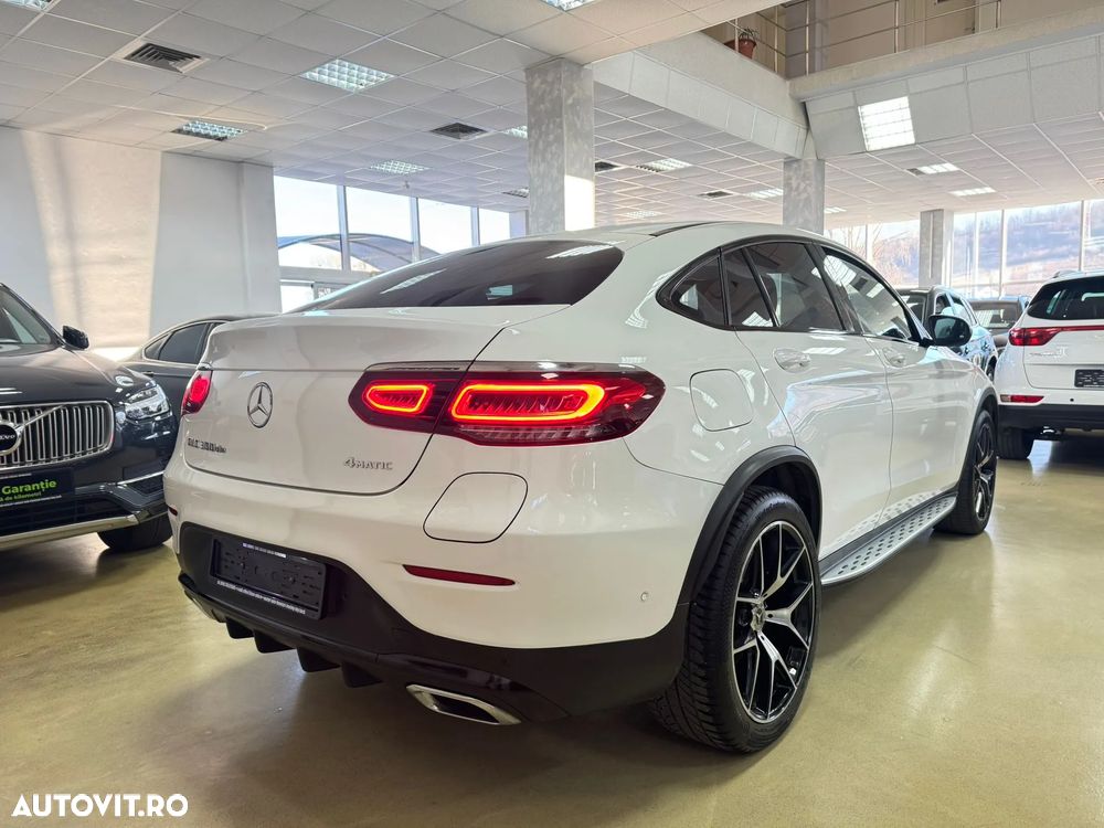 Mercedes-Benz GLC Coupe 300 de 4Matic 9G-TRONIC AMG Line - 9