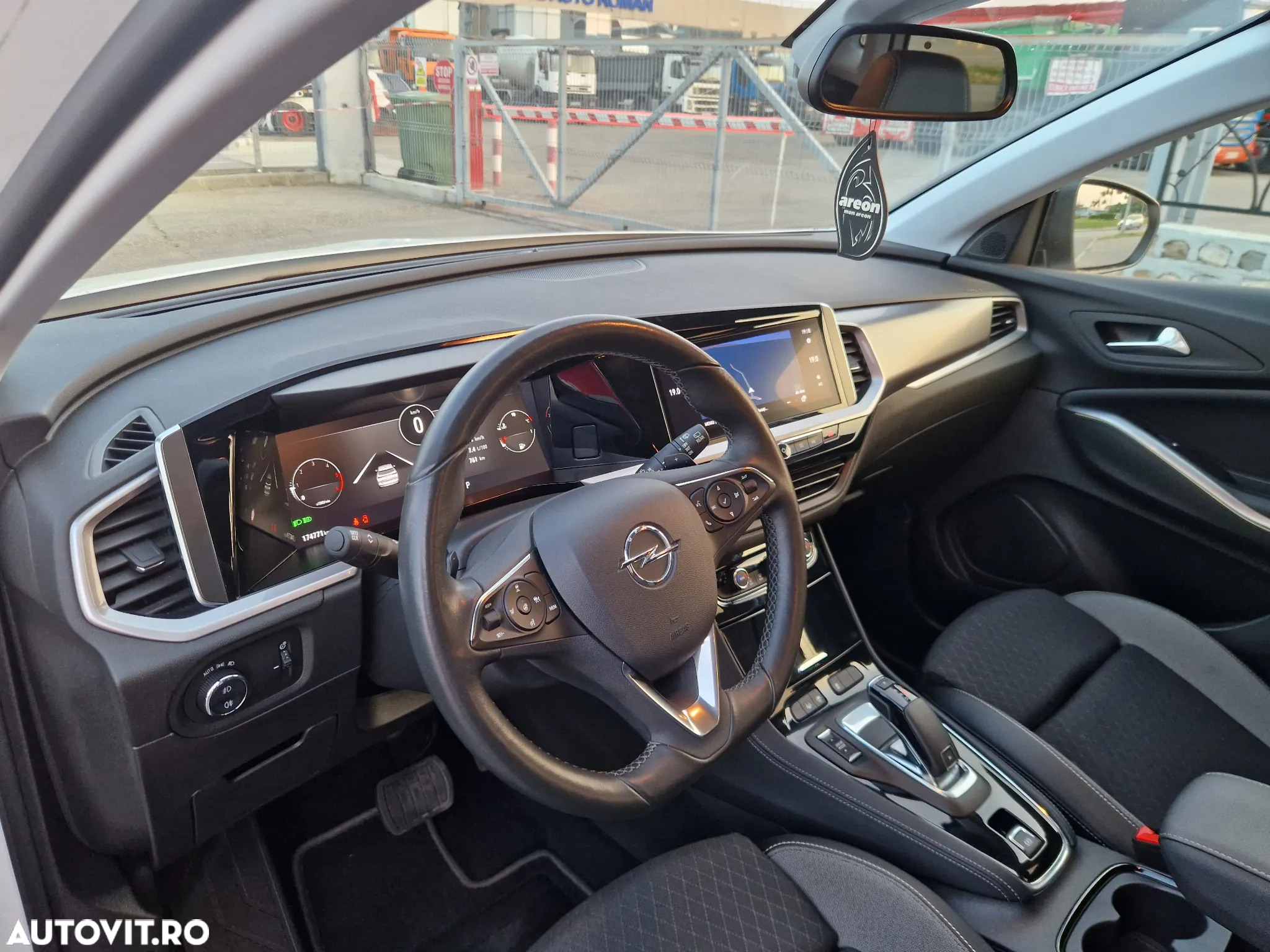 Opel Grandland 1.5 START/STOP AT8 Business Edition - 11