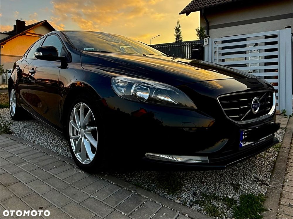 Volvo V40 D2 R-Design Summum - 1