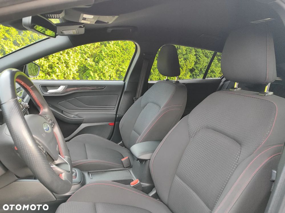 Ford Focus Turnier 1.6 EcoBoost Start-Stopp-System SYNC Edition - 10