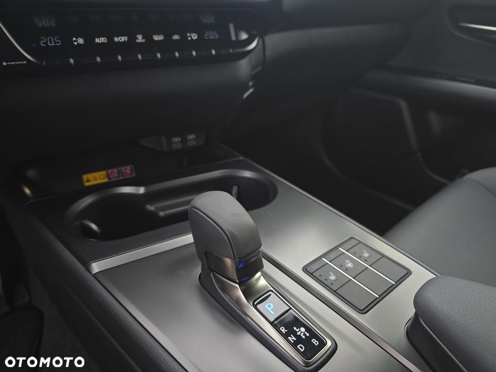 Lexus UX 300h F Sport Design - 15