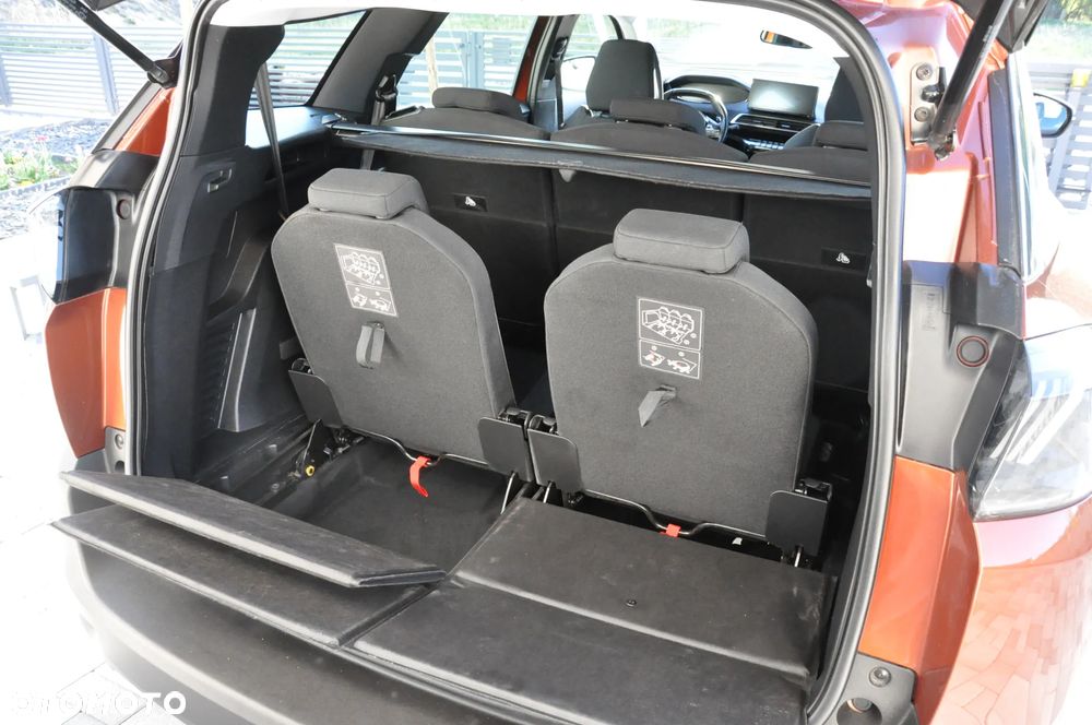 Peugeot 5008 PureTech 130 EAT8 Stop & Start Allure Pack - 17