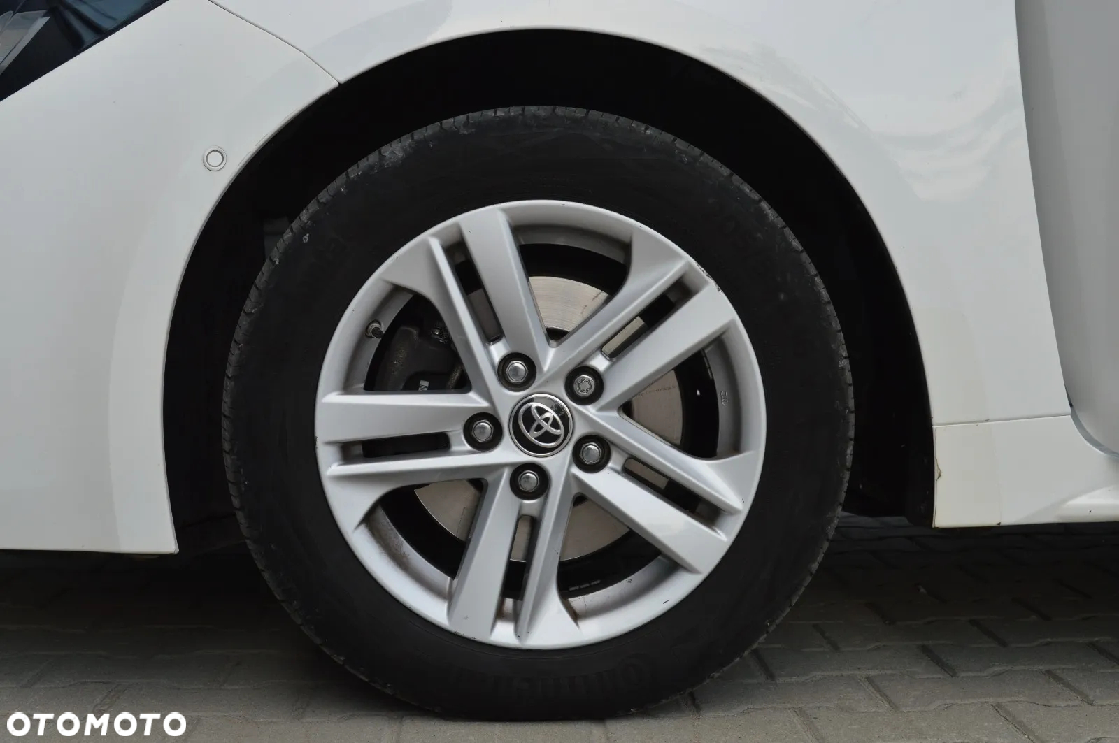 Toyota Corolla 2.0 Hybrid Comfort - 2