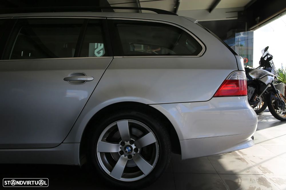 BMW 520 dA Touring Executive - 4
