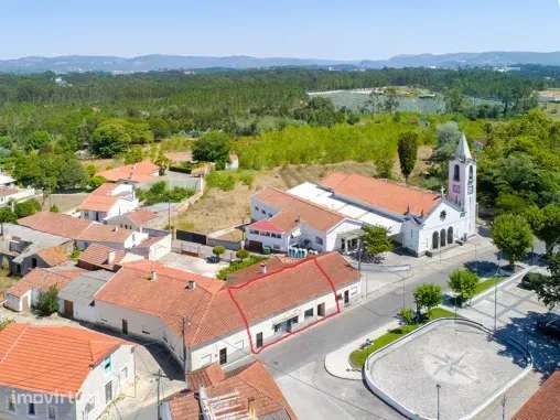 Espaço Comercial, ou habitacional no largo da Igreja, Calvaria de Cima - Grande imagem: 5/10