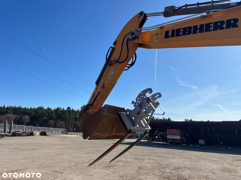 Liebherr 922 - 24