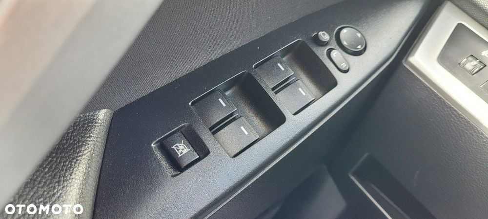 Mazda 3 1.6 CD Exclusive + - 32