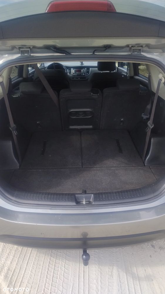 Kia Carens 1.7 CRDi XL 7os - 12