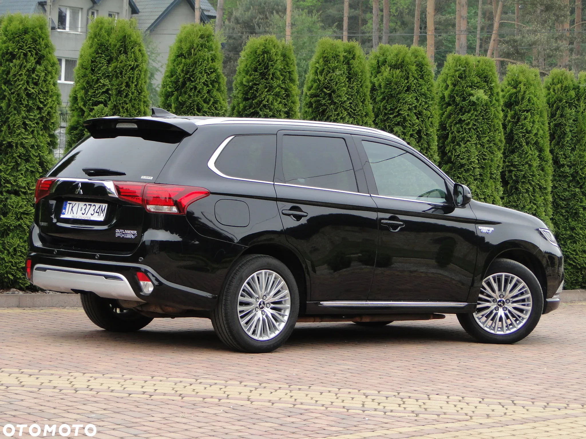 Mitsubishi Outlander PHEV Intense + - 10