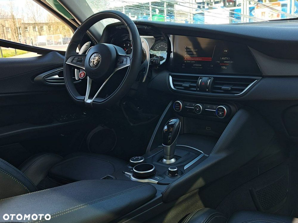 Alfa Romeo Giulia - 12