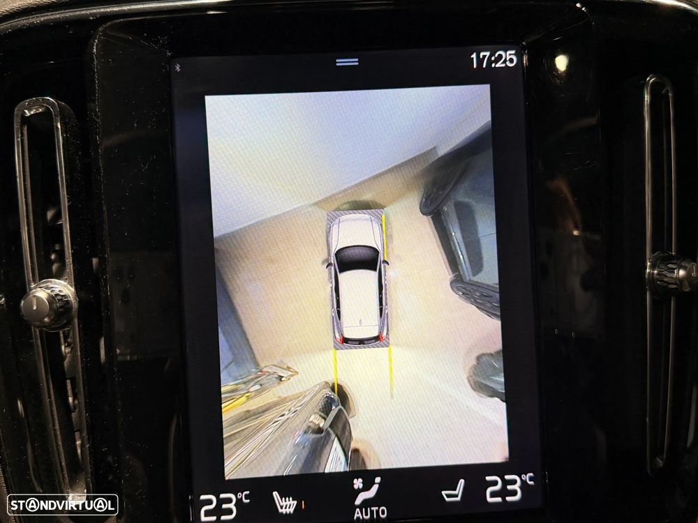 Volvo XC 40 2.0 D4 R-Design AWD - 24