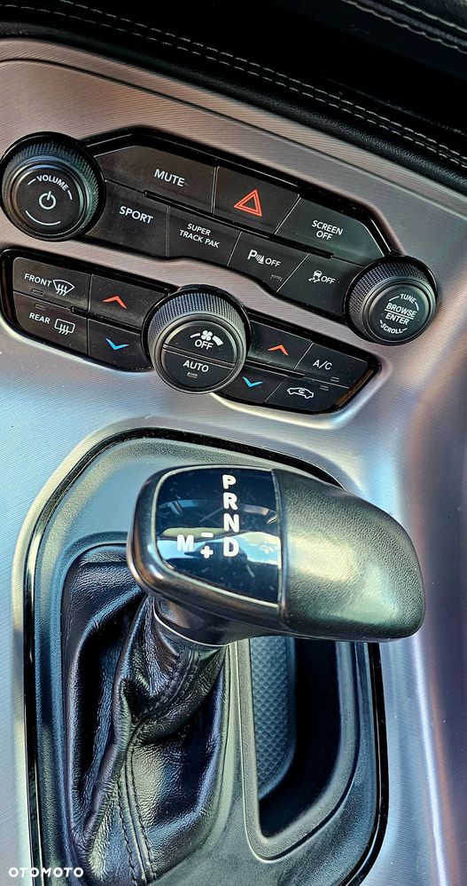 Dodge Challenger 5.7 R/T - 25