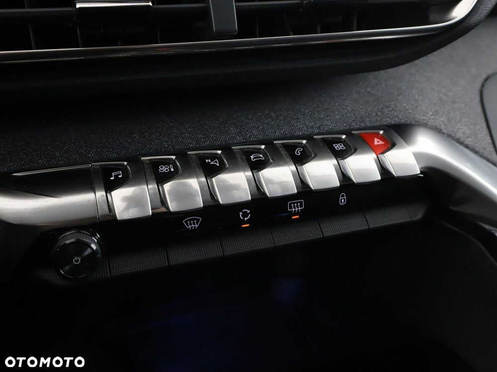 Peugeot 3008 1.6 PureTech GPF Allure S&S EAT8 - 28