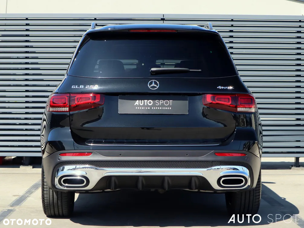 Mercedes-Benz GLB 250 4-Matic AMG Line 8G-DCT - 5