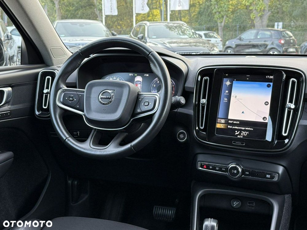 Volvo XC 40 T3 Momentum Pro - 23