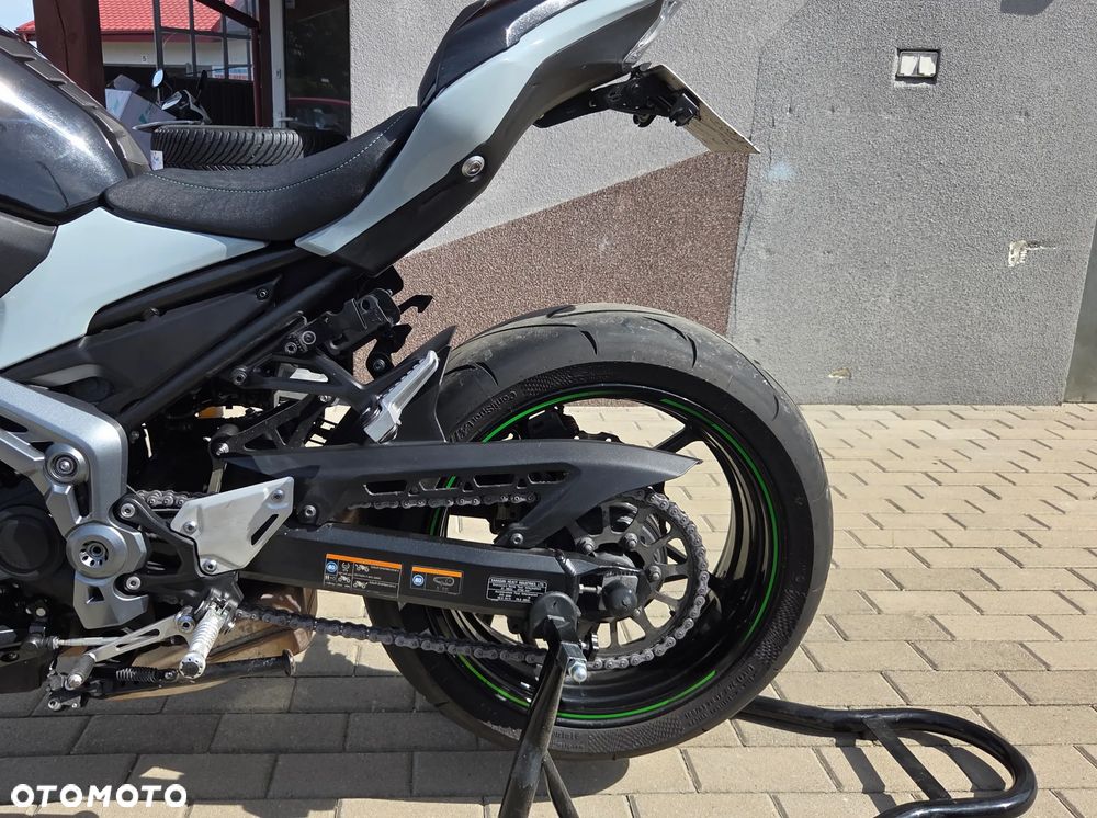 Kawasaki Z 900 - 12