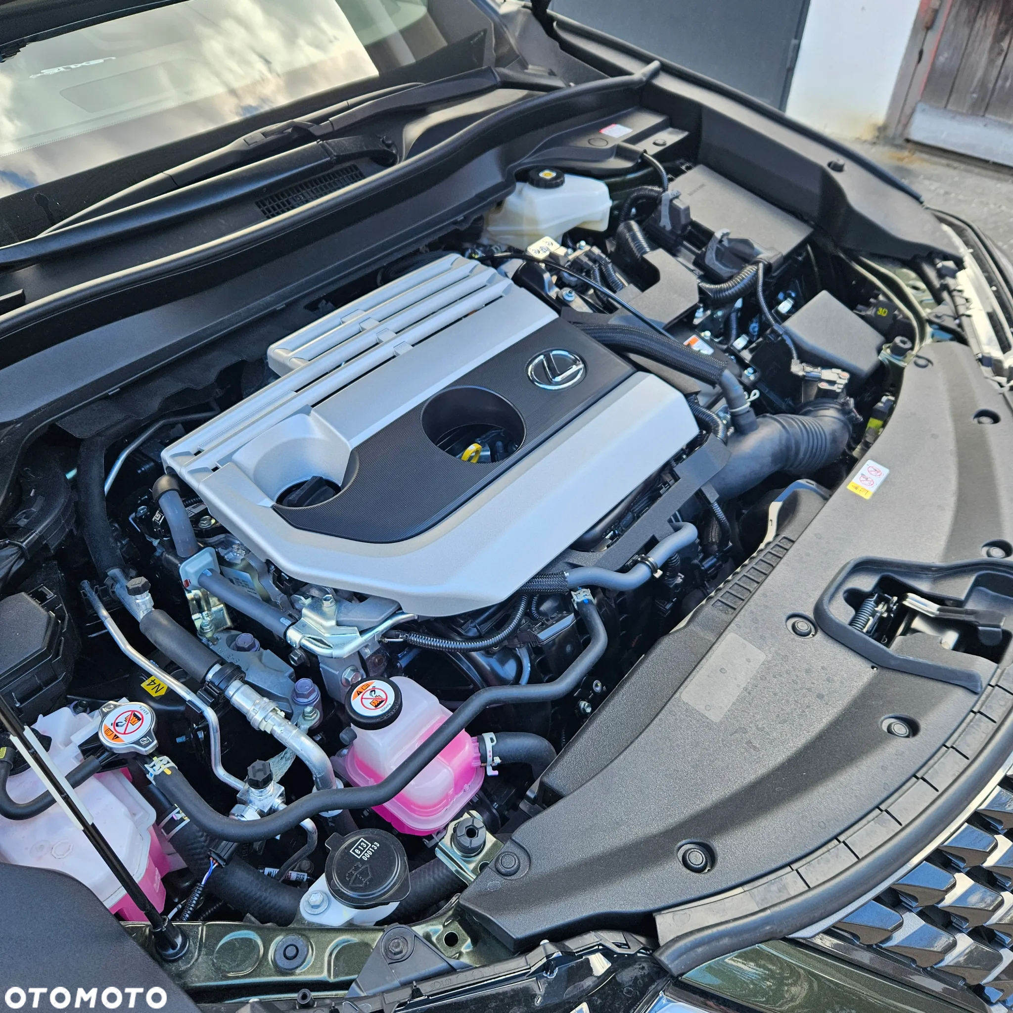 Lexus UX 250h GPF Business 2WD - 27