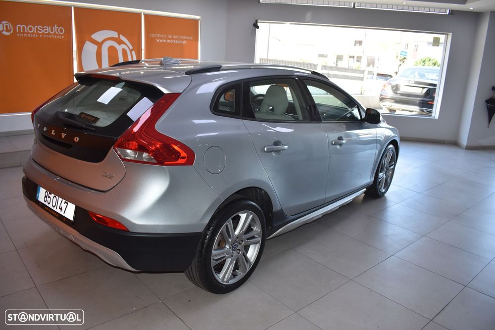 Volvo V40 Cross Country 1.6 D2 Summum - 11