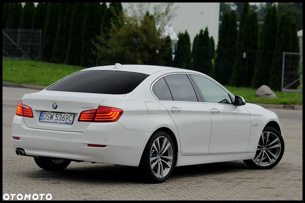 BMW Seria 5 528i - 3