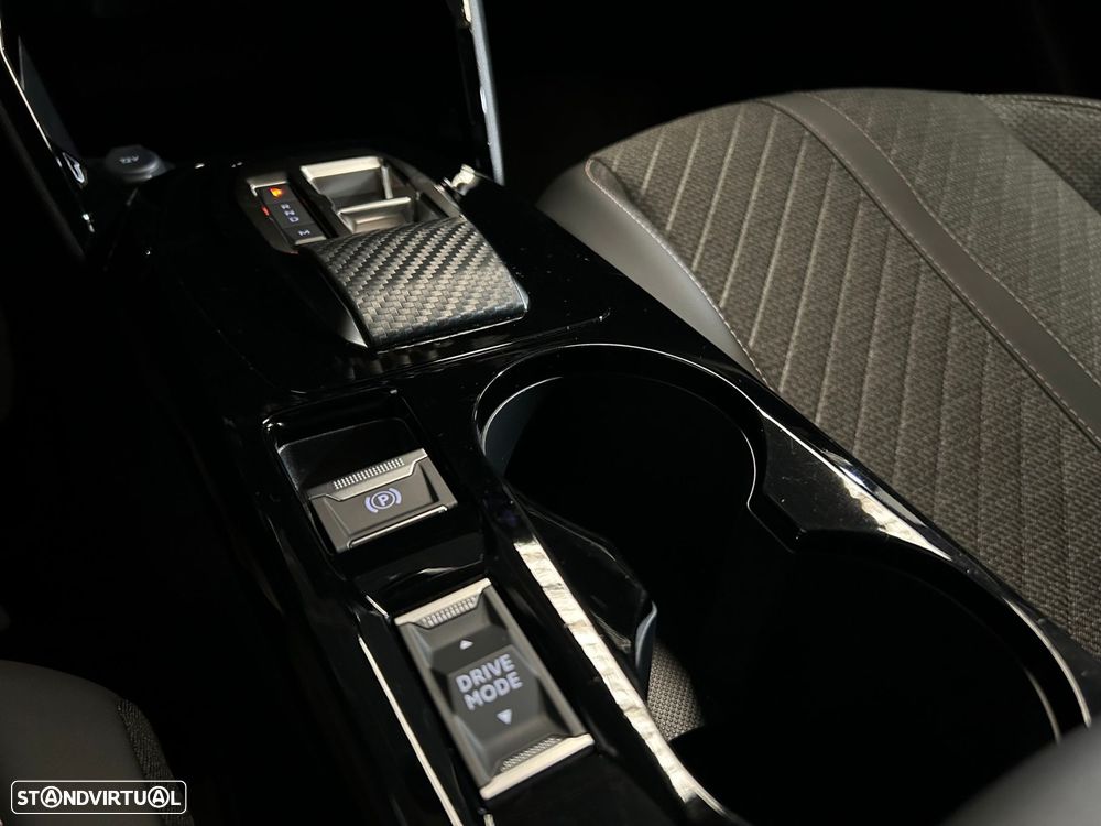 Peugeot 2008 1.2 Hybrid Allure e-DCS6 - 33