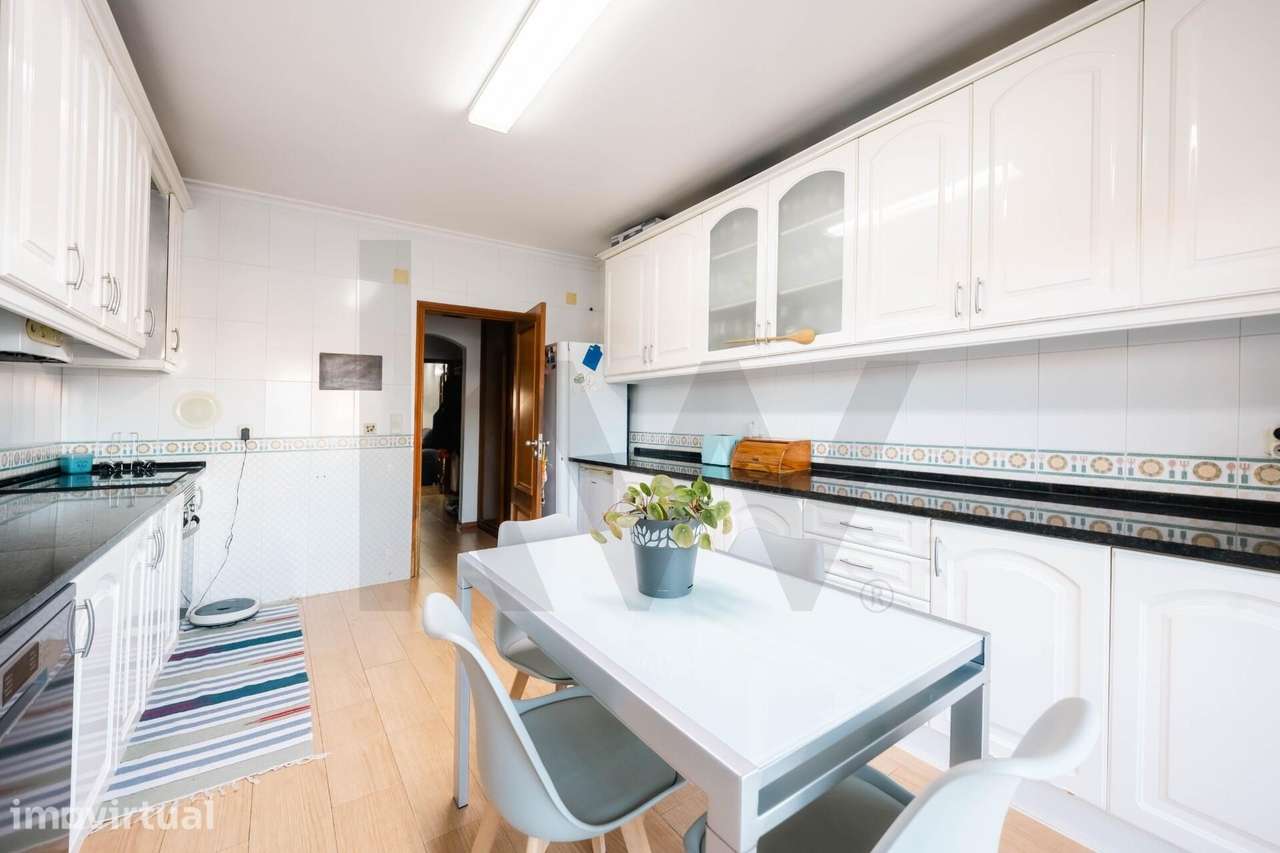 Moradia T3 + 1 totalmente remodelada na Parede, a 5 minutos da praia - Grande imagem: 4/20
