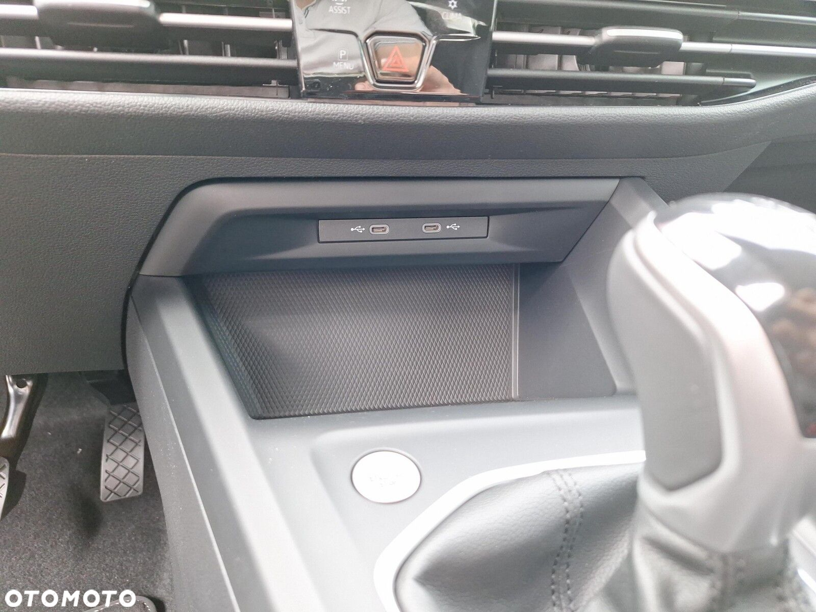 Volkswagen Golf VIII 1.5 TSI Life Plus - 28