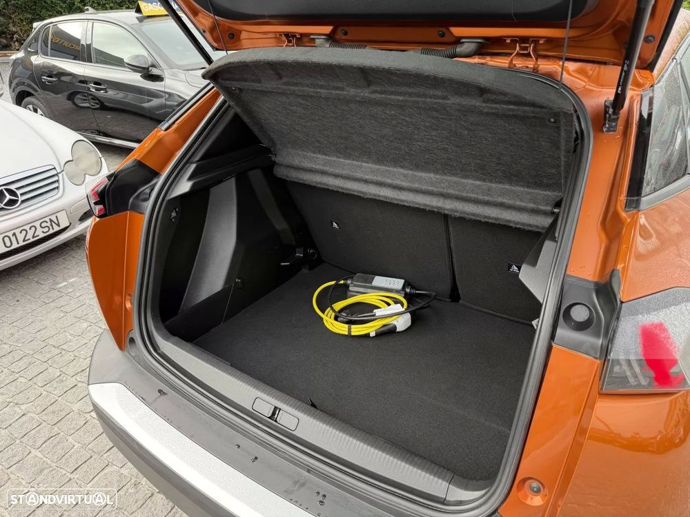 Peugeot e-2008 50 kWh Active - 37