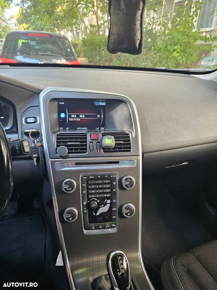 Volvo XC 60 D4 Geartronic Summum - 9